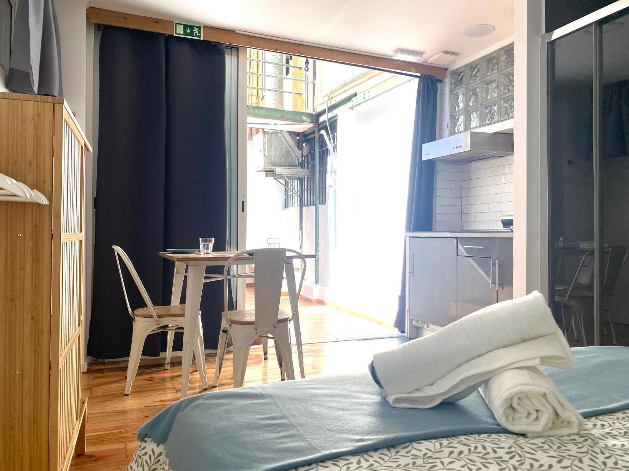Terrace House Hostel Lisbon Exterior photo